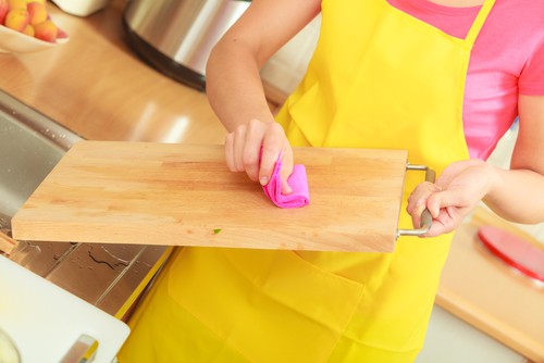 How to Clean and Disinfect Cutting Boards for Safe Meal Prep